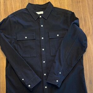 Hill City size large. Heavyweight Black Button-Up Shirt